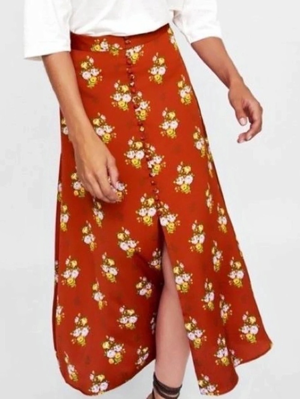 NWOT Zara Floral Midi Skirt with buttons